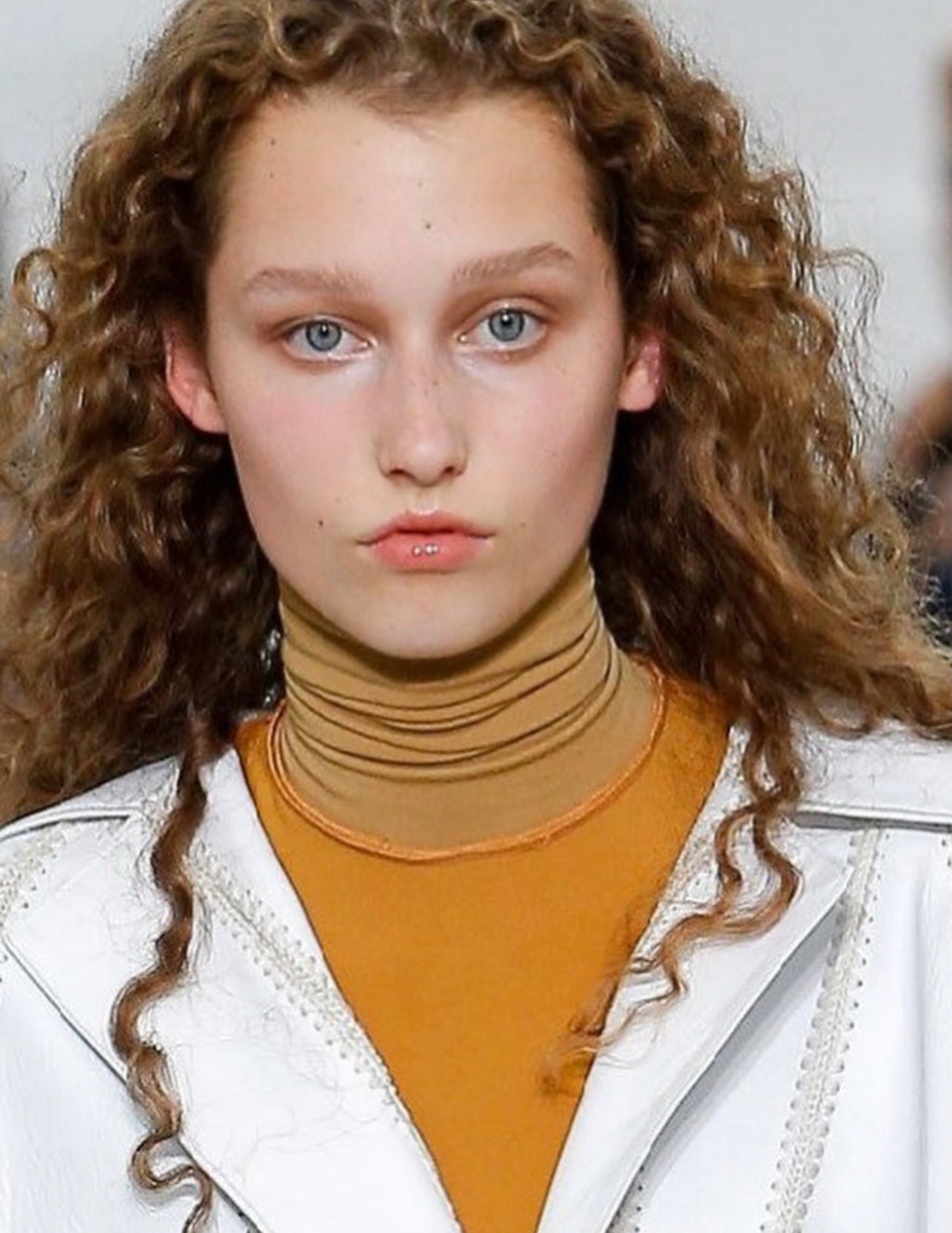 The Feather-Like Brushstroke Motif Turtleneck Top