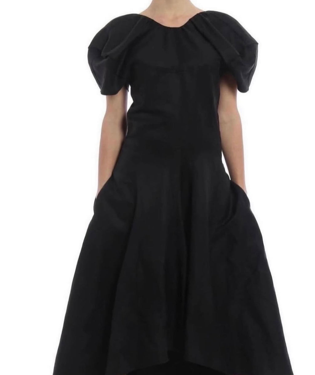 The Black Linen Dress
