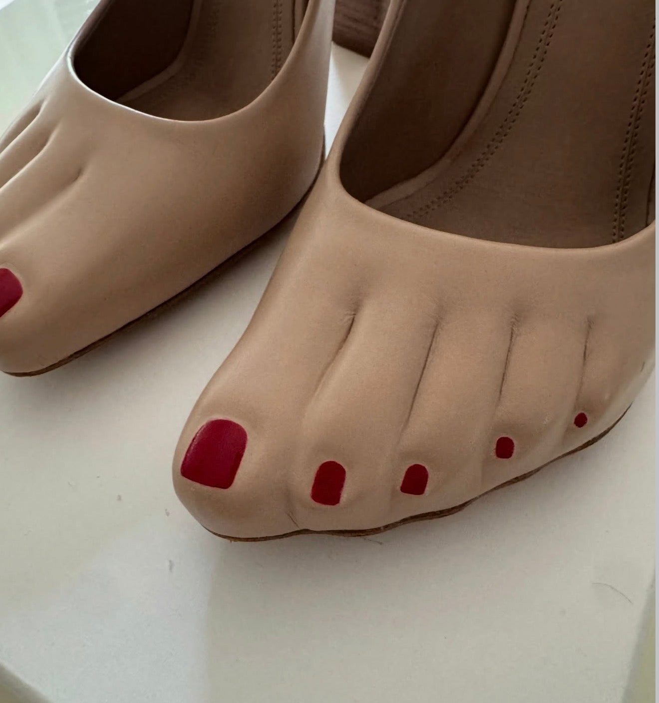 The Tromp L´oeil Pumps