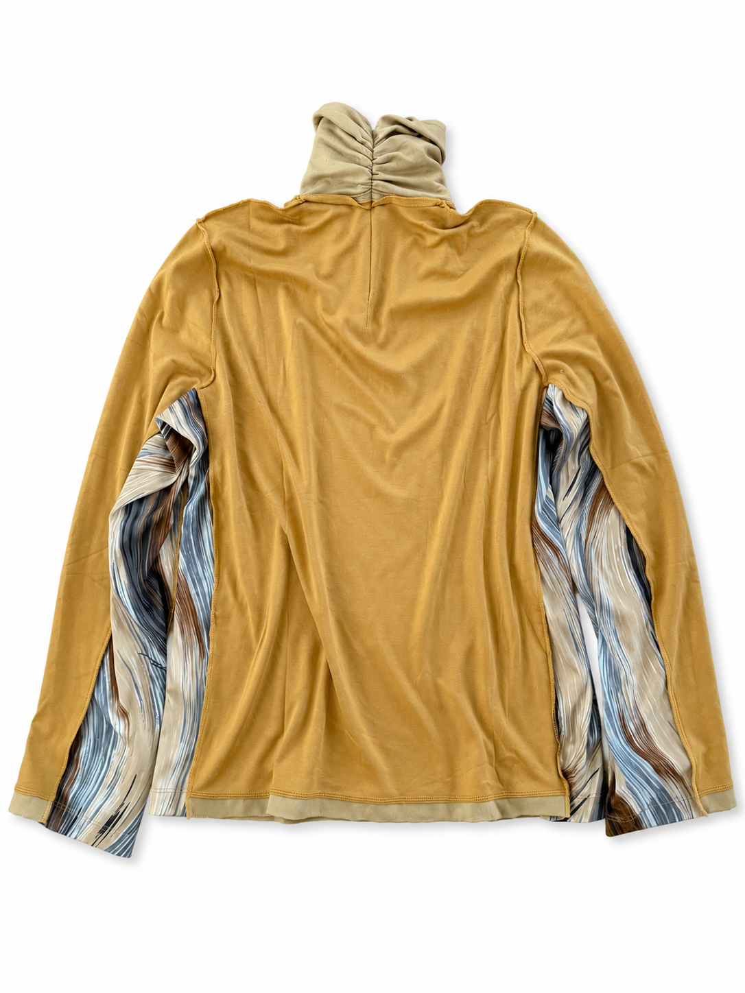 The Feather-Like Brushstroke Motif Turtleneck Top