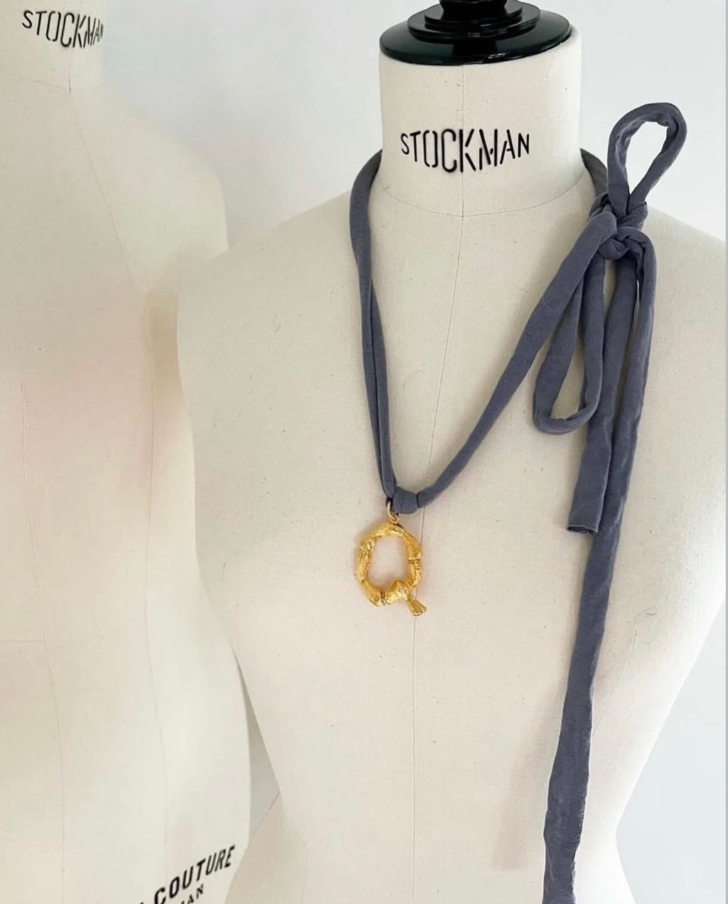 The Alphabet Jersey „Q“ Necklace in Blue Grey Jersey and Gold Brass