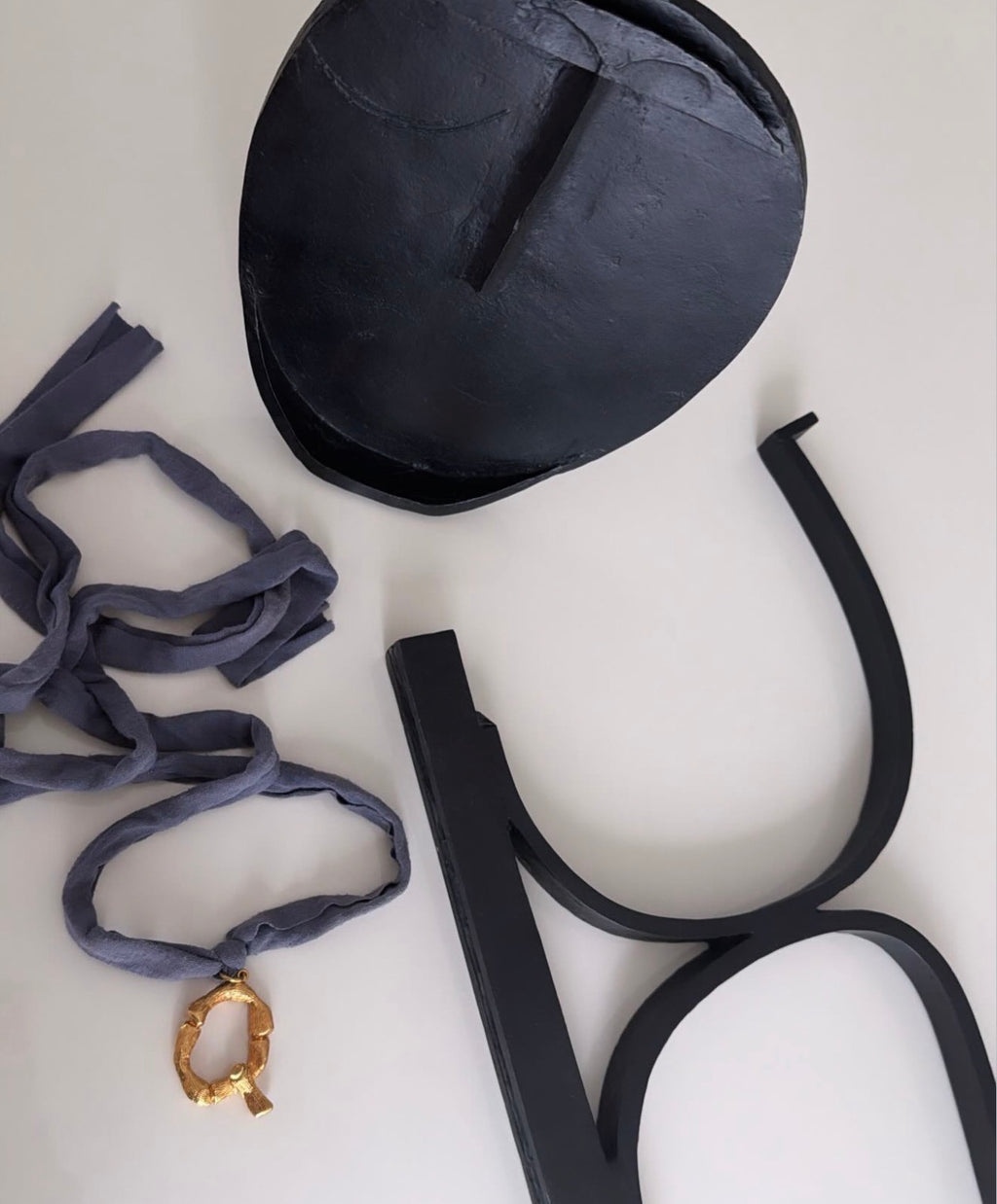 The Alphabet Jersey „Q“ Necklace in Blue Grey Jersey and Gold Brass