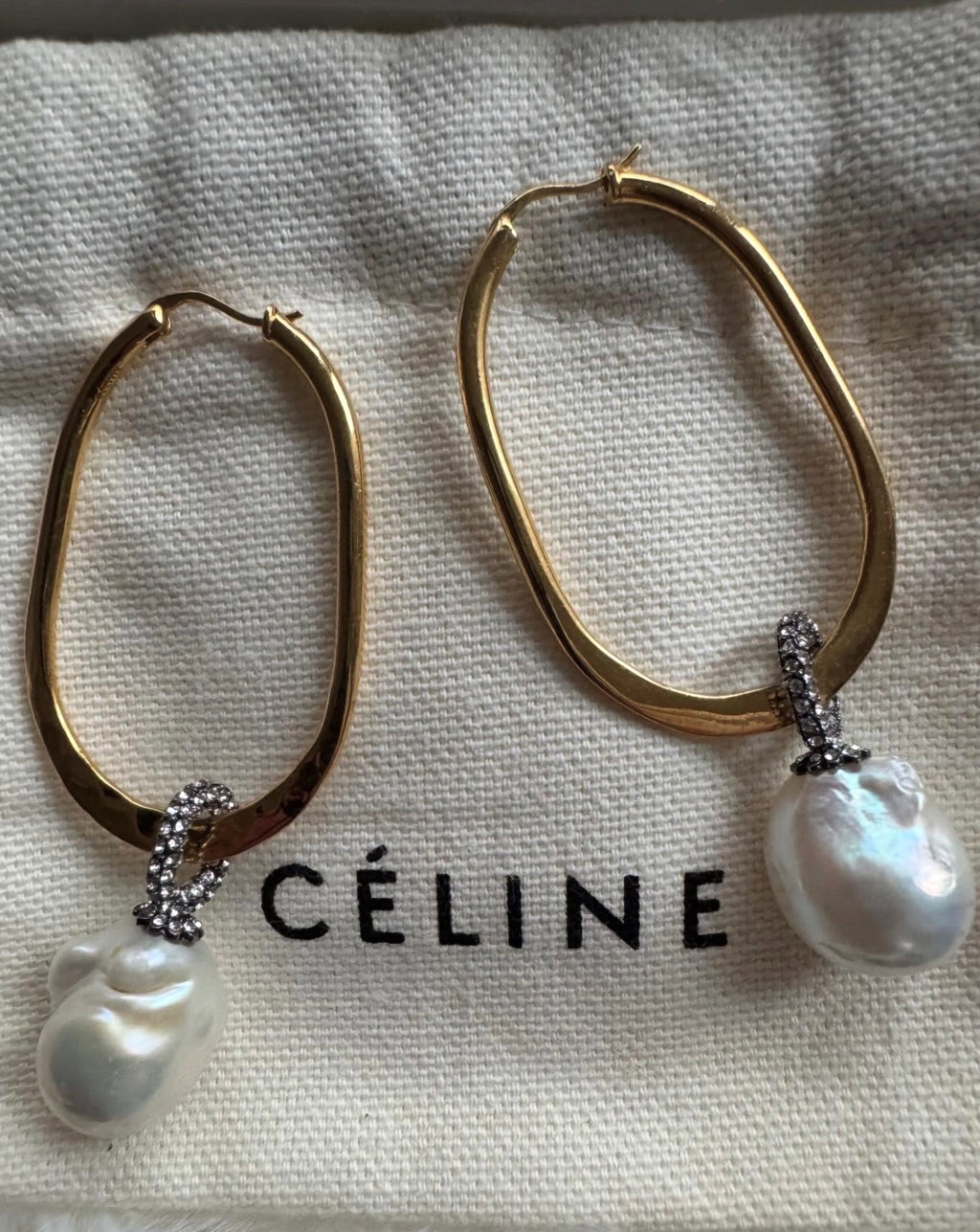 The Baroque Hoops in Cultured Pearl, Strass and Brass Earrings
