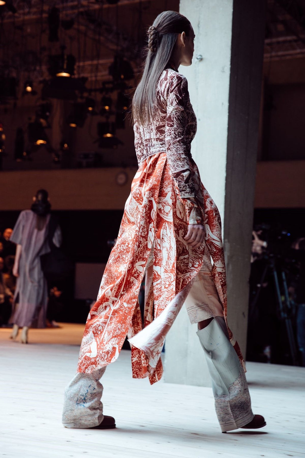 The Figure Printed Silk Pants