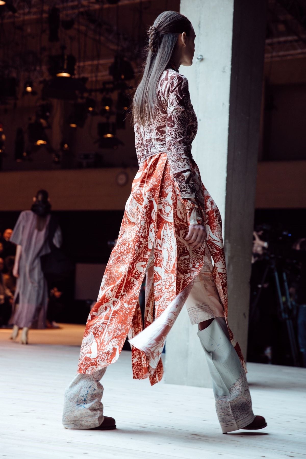 The Figure Printed Silk Pants