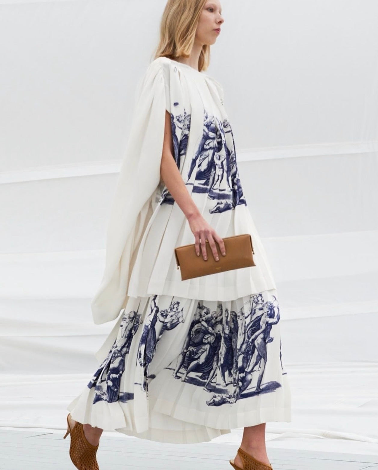 Pleated Graphic Skirt in Ecru Navy Print