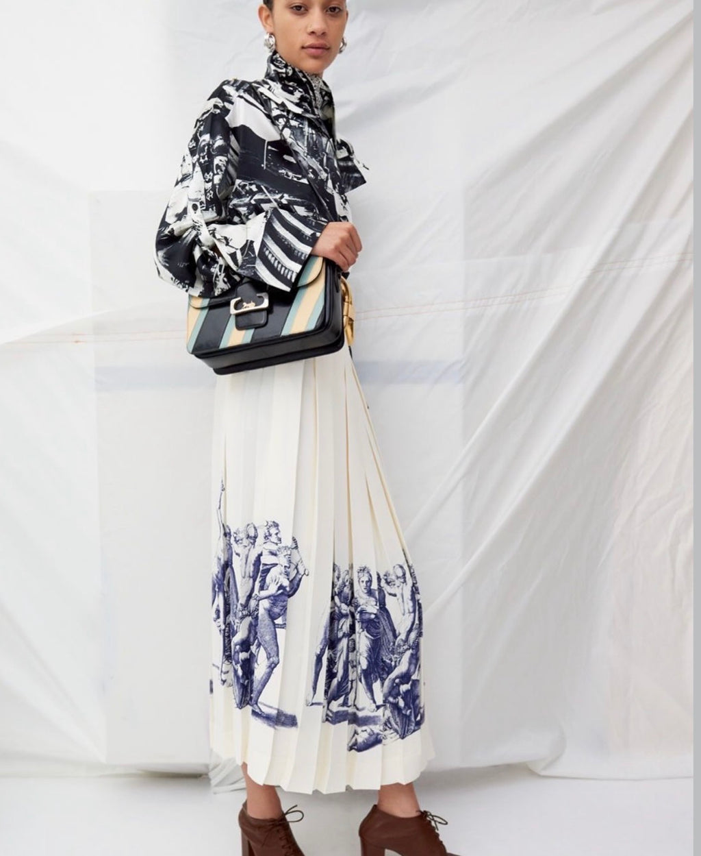 Pleated Graphic Skirt in Ecru Navy Print