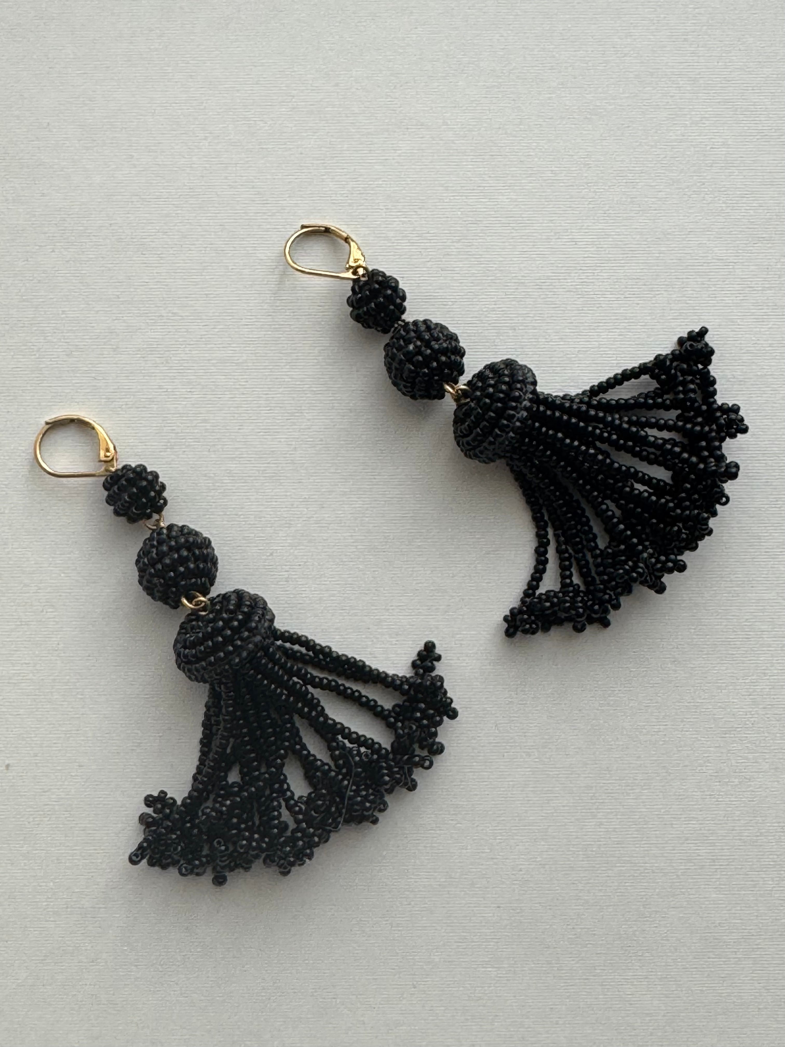 The Pompon Beads Earrings in Black Glass and Brass