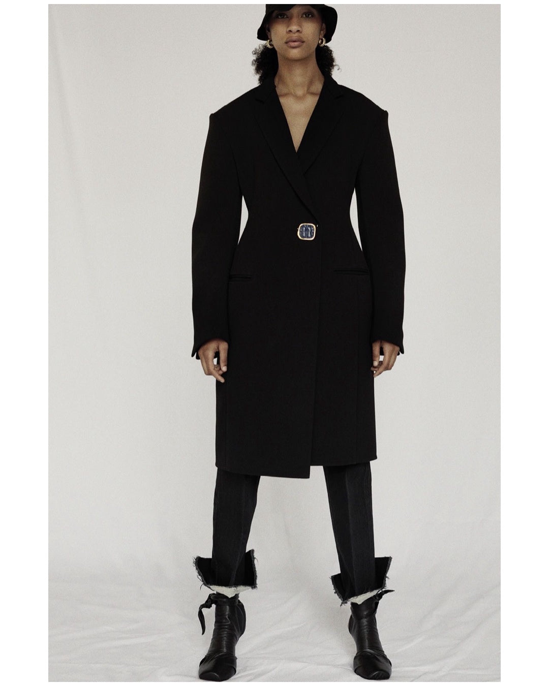 THE JEWELRY BUTTON COAT
